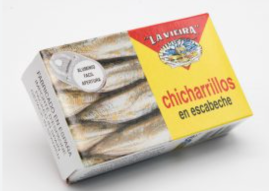 Espaguetis de calabacín con chicharros en conserva y crema de alcachofas.